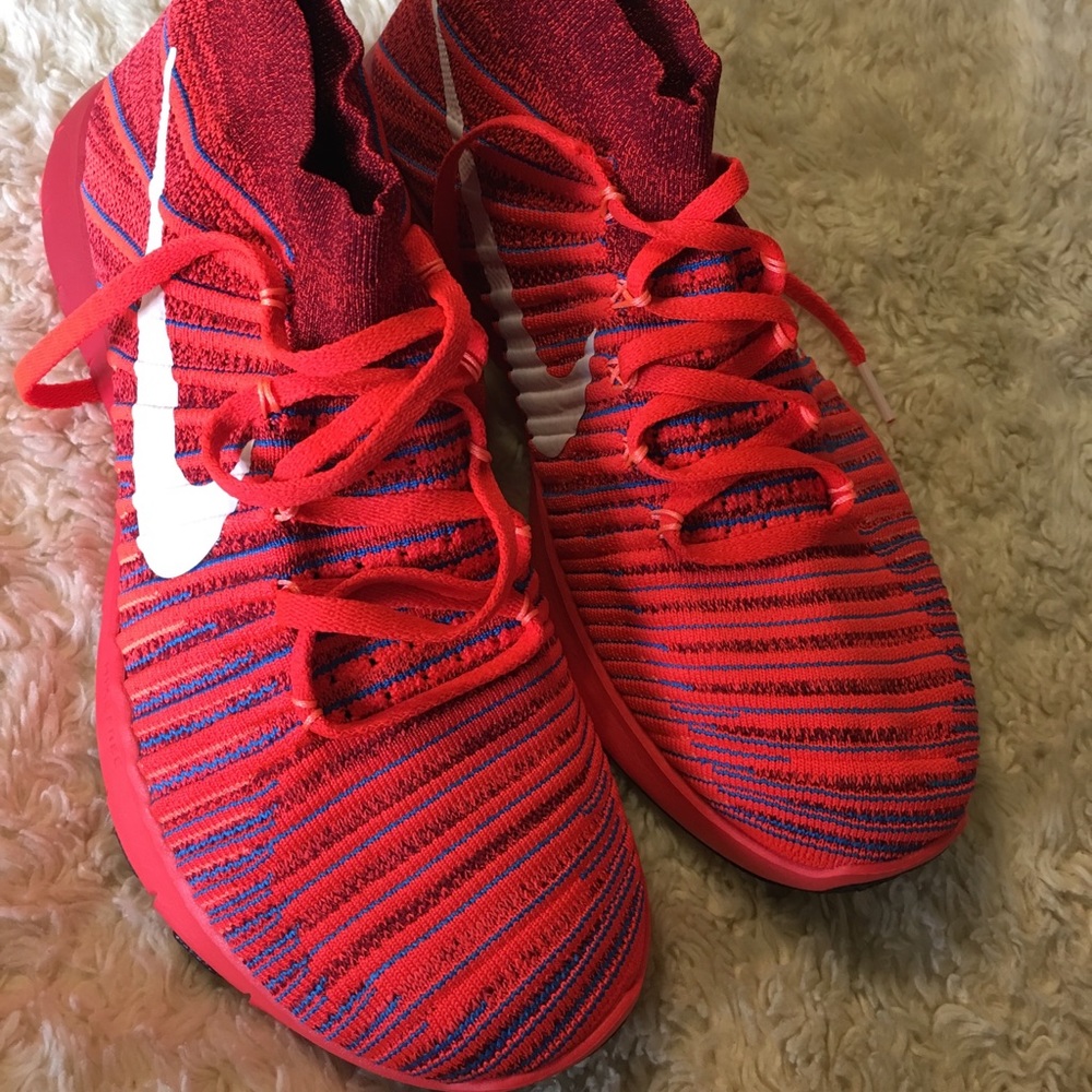 Nike free train force flyknit red size 9